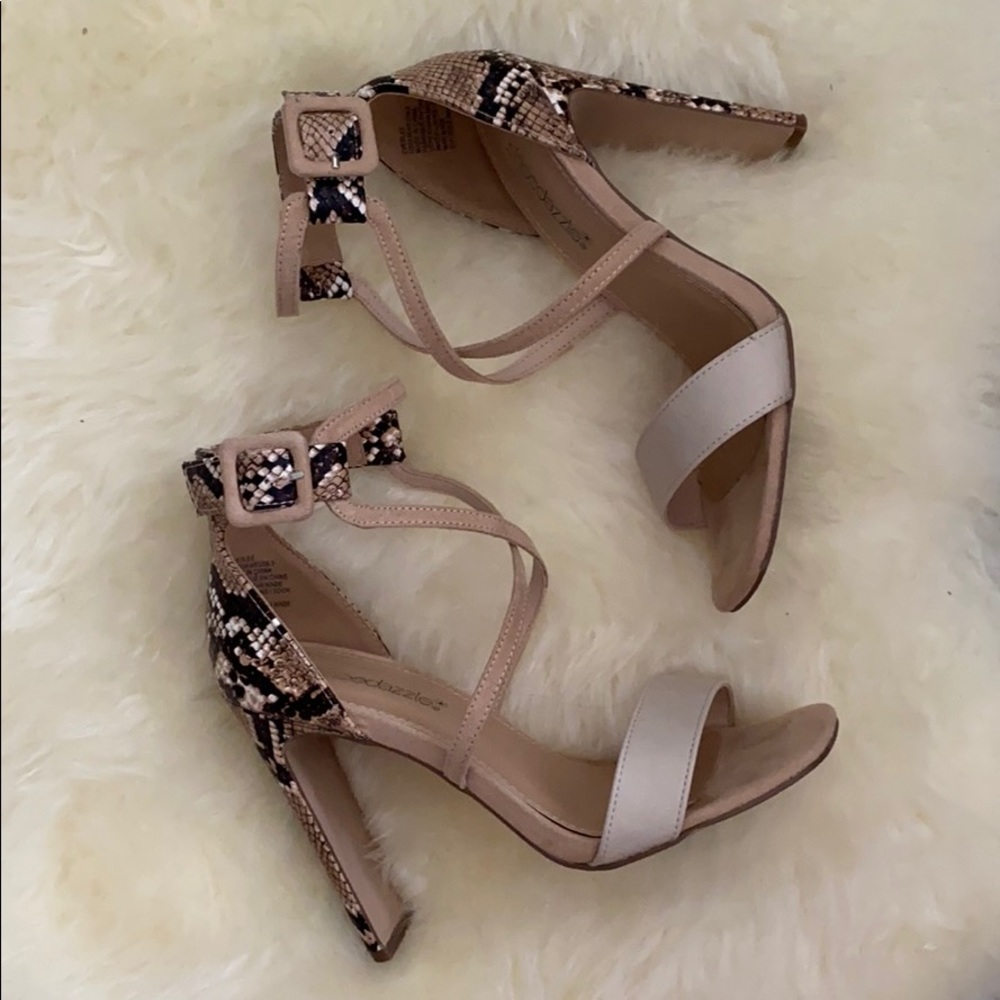 ShoeDazzle strappy snakeskin heeled sandals sz 6